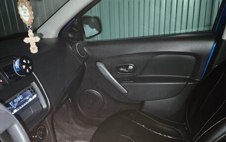 Renault Logan II, 2017 год, 760 000 рублей, 12 фотография