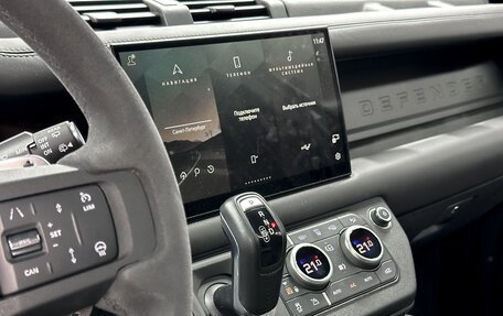 Land Rover Defender II, 2022 год, 15 990 000 рублей, 16 фотография