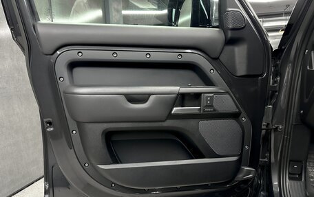 Land Rover Defender II, 2022 год, 15 990 000 рублей, 14 фотография