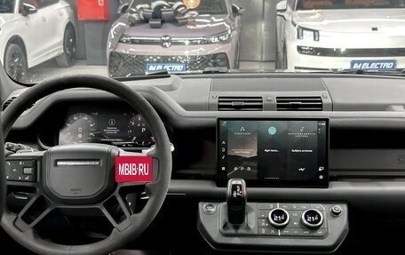 Land Rover Defender II, 2022 год, 15 990 000 рублей, 24 фотография