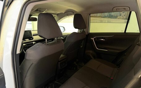 Toyota RAV4, 2020 год, 3 910 500 рублей, 8 фотография