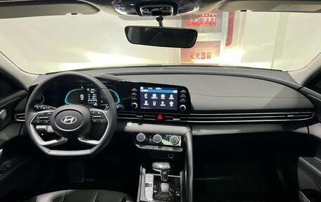 Hyundai Elantra, 2025 год, 1 810 333 рублей, 9 фотография