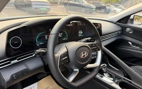 Hyundai Elantra, 2025 год, 1 760 333 рублей, 8 фотография