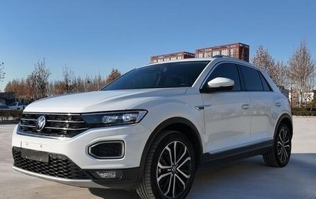 Volkswagen T-Roc I, 2022 год, 1 680 333 рублей, 3 фотография