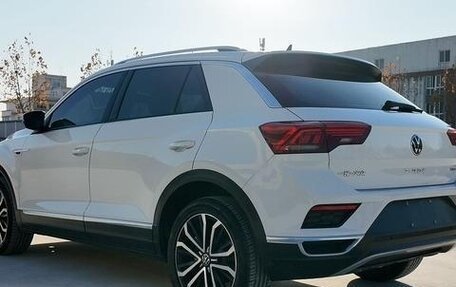 Volkswagen T-Roc I, 2022 год, 1 680 333 рублей, 5 фотография