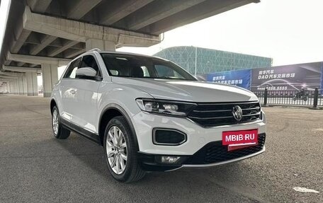 Volkswagen T-Roc I, 2023 год, 1 754 333 рублей, 3 фотография