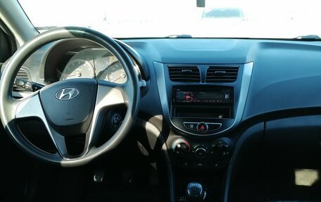 Hyundai Solaris II рестайлинг, 2015 год, 420 000 рублей, 9 фотография