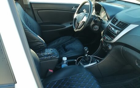 Hyundai Solaris II рестайлинг, 2015 год, 420 000 рублей, 8 фотография