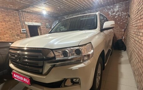Toyota Land Cruiser 200, 2019 год, 9 500 000 рублей, 2 фотография