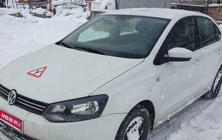 Volkswagen Polo VI (EU Market), 2015 год, 730 000 рублей, 1 фотография