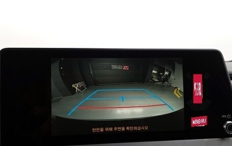 Toyota Prius IV XW50, 2024 год, 3 290 000 рублей, 9 фотография