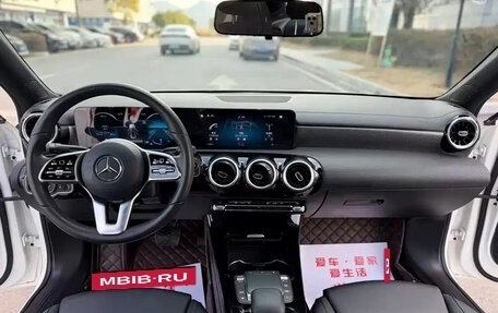 Mercedes-Benz A-Класс, 2023 год, 1 800 000 рублей, 9 фотография