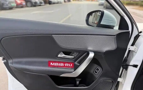 Mercedes-Benz A-Класс, 2023 год, 1 800 000 рублей, 15 фотография