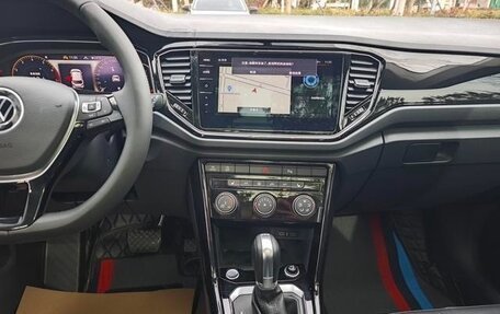 Volkswagen T-Roc I, 2022 год, 1 810 333 рублей, 10 фотография