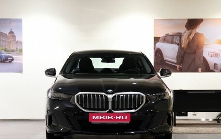 BMW 5 серия, 2025 год, 8 290 000 рублей, 2 фотография