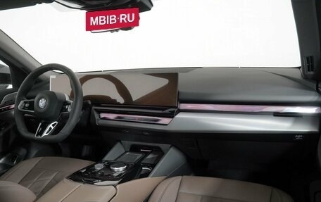 BMW 5 серия, 2025 год, 8 290 000 рублей, 14 фотография