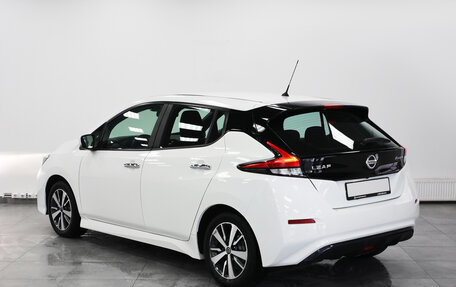 Nissan Leaf II, 2019 год, 2 190 000 рублей, 4 фотография