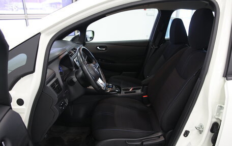 Nissan Leaf II, 2019 год, 2 190 000 рублей, 14 фотография