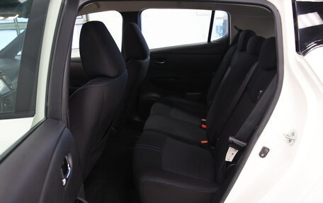 Nissan Leaf II, 2019 год, 2 190 000 рублей, 16 фотография