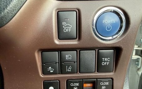 Toyota Esquire I, 2017 год, 1 880 000 рублей, 6 фотография