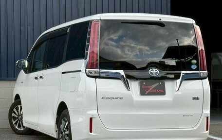 Toyota Esquire I, 2017 год, 1 880 000 рублей, 24 фотография