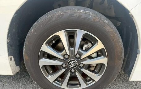 Toyota Esquire I, 2017 год, 1 880 000 рублей, 27 фотография