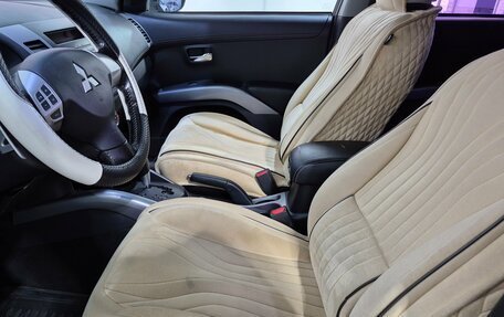 Mitsubishi Outlander III рестайлинг 3, 2011 год, 1 136 000 рублей, 12 фотография