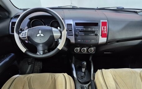 Mitsubishi Outlander III рестайлинг 3, 2011 год, 1 136 000 рублей, 10 фотография