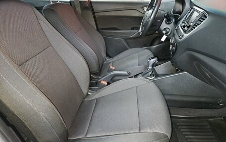 Hyundai Solaris II рестайлинг, 2018 год, 1 100 000 рублей, 12 фотография