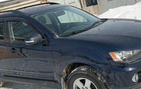 Mitsubishi Outlander III рестайлинг 3, 2010 год, 1 200 000 рублей, 3 фотография