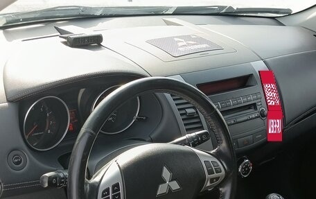 Mitsubishi Outlander III рестайлинг 3, 2010 год, 1 200 000 рублей, 8 фотография