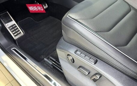 Volkswagen Tiguan II, 2022 год, 2 975 000 рублей, 11 фотография