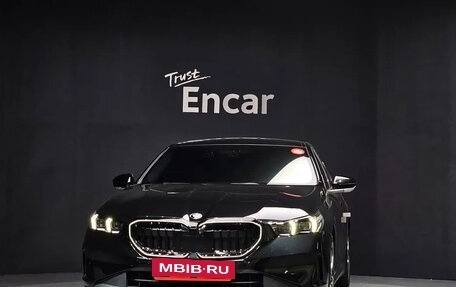 BMW 5 серия, 2023 год, 6 500 000 рублей, 2 фотография