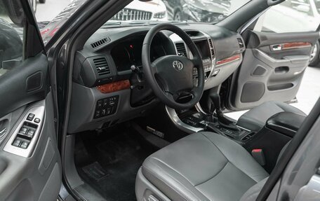 Toyota Land Cruiser Prado 120 рестайлинг, 2003 год, 1 495 000 рублей, 6 фотография