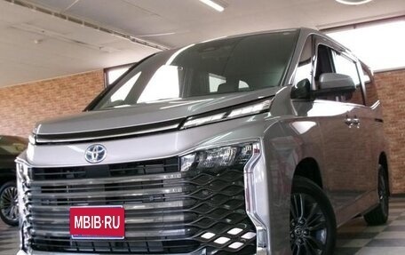 Toyota Voxy, 2022 год, 2 550 000 рублей, 1 фотография