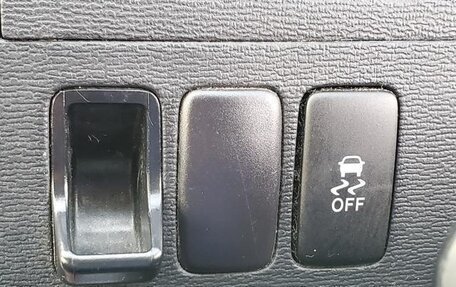 Toyota ISis I, 2015 год, 950 001 рублей, 15 фотография