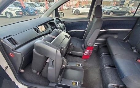 Toyota ISis I, 2015 год, 950 001 рублей, 17 фотография