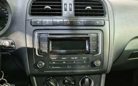 Volkswagen Polo VI (EU Market), 2015 год, 1 055 000 рублей, 19 фотография