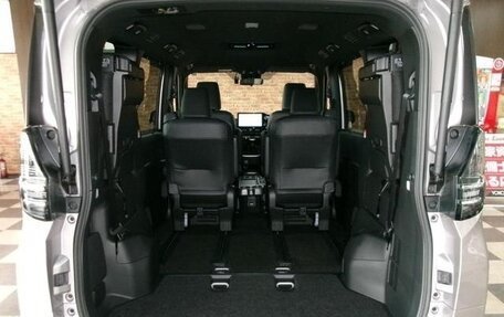 Toyota Voxy, 2022 год, 2 550 000 рублей, 25 фотография