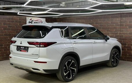 Mitsubishi Outlander, 2023 год, 3 650 000 рублей, 6 фотография