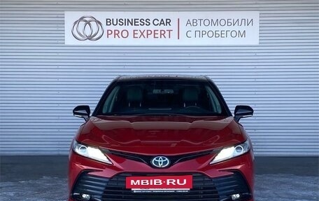 Toyota Camry, 2021 год, 3 300 000 рублей, 2 фотография