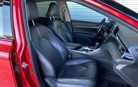 Toyota Camry, 2021 год, 3 300 000 рублей, 12 фотография