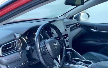 Toyota Camry, 2021 год, 3 300 000 рублей, 9 фотография