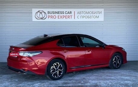 Toyota Camry, 2021 год, 3 300 000 рублей, 5 фотография