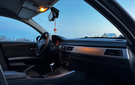 BMW 3 серия, 2008 год, 800 000 рублей, 16 фотография