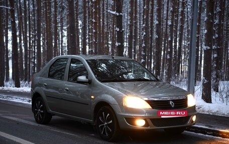 Renault Logan I, 2013 год, 450 000 рублей, 3 фотография