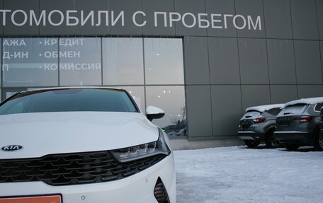 KIA K5, 2021 год, 2 889 000 рублей, 28 фотография
