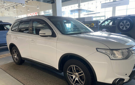 Mitsubishi Outlander III рестайлинг 3, 2014 год, 1 449 000 рублей, 3 фотография