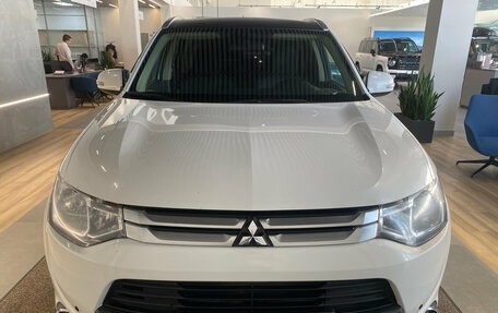 Mitsubishi Outlander III рестайлинг 3, 2014 год, 1 449 000 рублей, 2 фотография