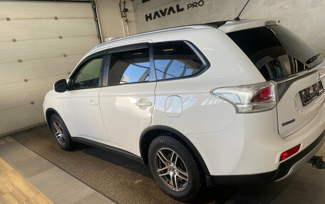 Mitsubishi Outlander III рестайлинг 3, 2014 год, 1 449 000 рублей, 7 фотография